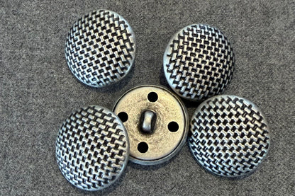 Bouton en métal texturé maillé