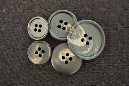 Bouton en Corne Naturelle avec Finition Mate (Trois Tailles)