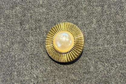 Bouton à queue orné d'or et de perles (lot de 6)
