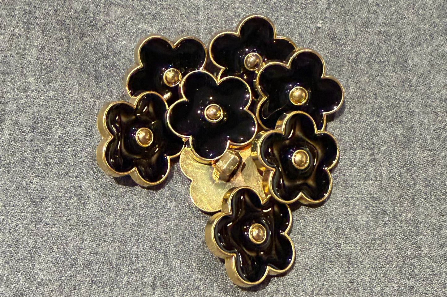 Bouton à queue fleur noire (Lot de 8)