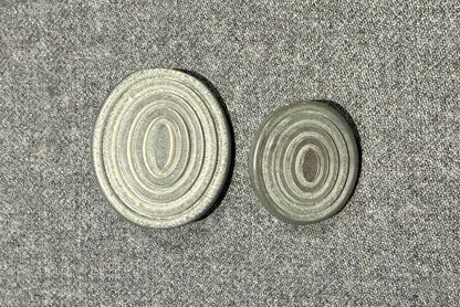 Ensembles de boutons gris à queue en 2 tailles