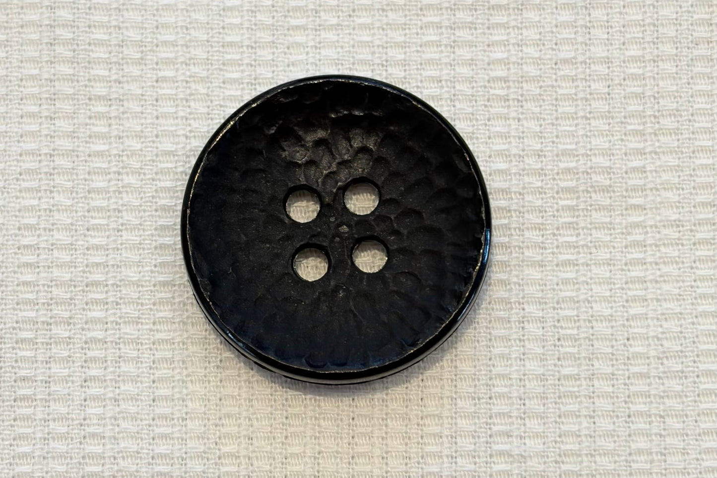 Bouton texturé concave (13 couleurs)