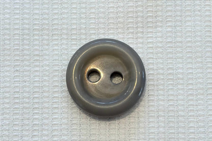 Bouton en résine (deux tailles, plusieurs couleurs)