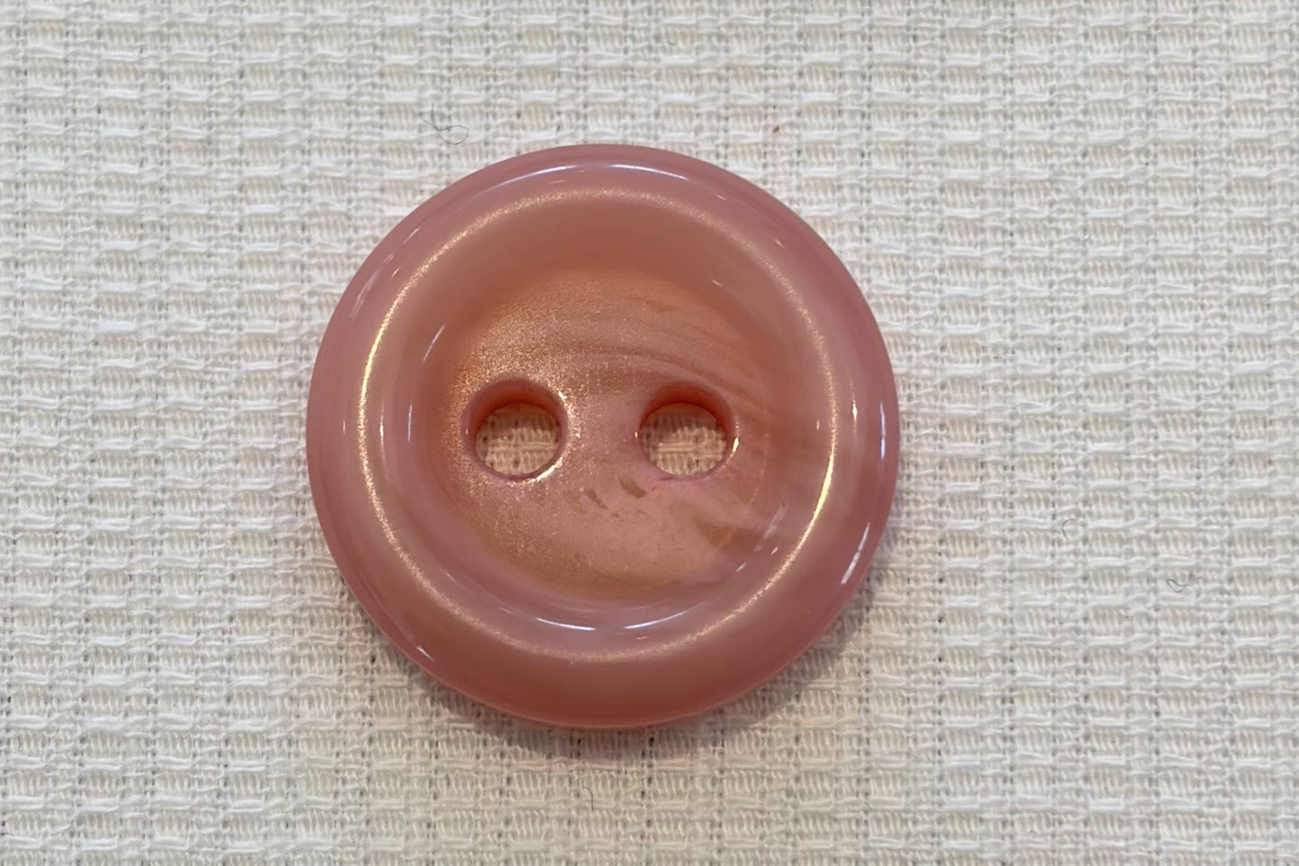 Bouton en résine (deux tailles, plusieurs couleurs)