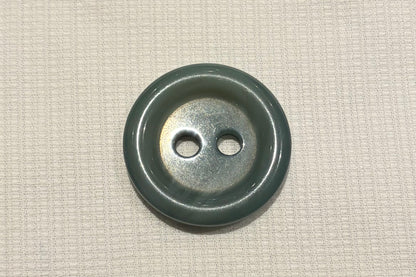 Bouton en résine (deux tailles, plusieurs couleurs)